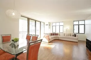 630 N State St, Chicago, IL 60654 - Photo 4