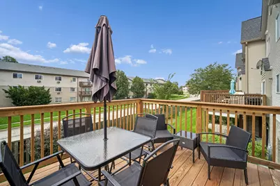 683 E Fountainview Drive, Mundelein, IL 60060 - Photo 8