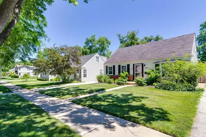1011 N Haddow Avenue, Arlington Heights, IL 60004 - Photo 2