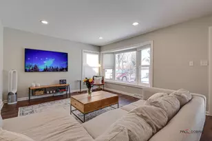 1011 N Haddow Ave, Arlington Heights, IL 60004 - Photo 4