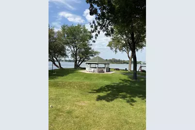 561 Marina Street, Wauconda, IL 60084 - Photo 6