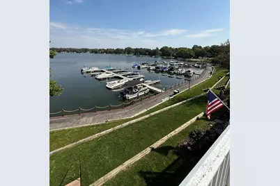 561 Marina Street, Wauconda, IL 60084 - Photo 10