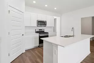2563 Skye Dr, Pingree Grove, IL 60140 - Photo 2