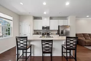 69 Nicholas Dr W, Des Plaines, IL 60016 - Photo 10
