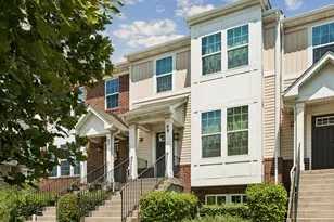 69 Nicholas Dr W, Des Plaines, IL 60016 - Photo 2