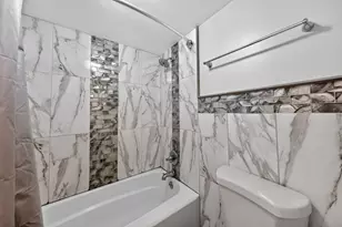 6816 Joliet Rd, Indian Head Park, IL 60525 - Photo 10