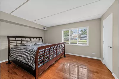 6816 Joliet Road #4, Indian Head Park, IL 60525 - Photo 6