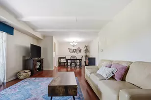 945 E Kenilworth Ave, Palatine, IL 60074 - Photo 2