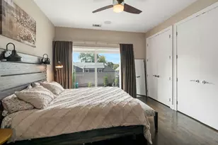 2207 W Belmont Ave, Chicago, IL 60618 - Photo 10