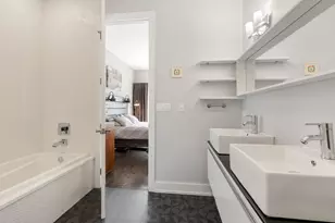 2207 W Belmont Ave, Chicago, IL 60618 - Photo 12
