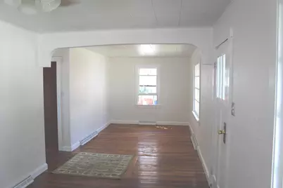 212 W White Street, Clifton, IL 61727 - Photo 2