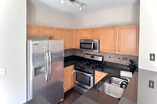 2424 Courtyard Cir, Aurora, IL 60506 - Photo 10