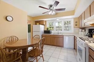 228 Willow Ln, Bloomingdale, IL 60108 - Photo 8