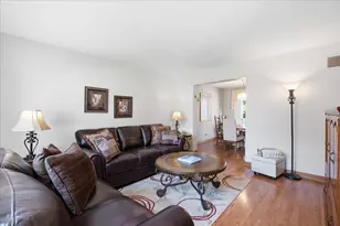 228 Willow Ln, Bloomingdale, IL 60108 - Photo 6