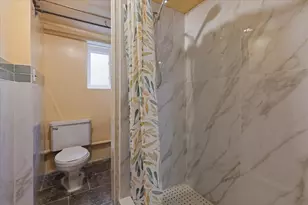 6515 N Maplewood Ave, Chicago, IL 60645 - Photo 24