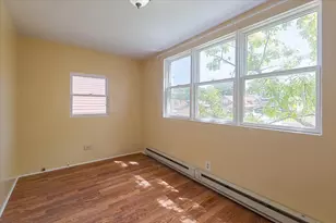 6515 N Maplewood Ave, Chicago, IL 60645 - Photo 16