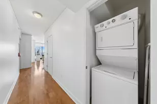 225 N Columbus St, Chicago, IL 60601 - Photo 6