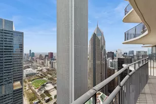 225 N Columbus St, Chicago, IL 60601 - Photo 14