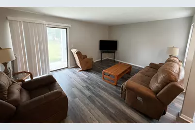 116 Manchester Court #916, Schaumburg, IL 60193 - Photo 8