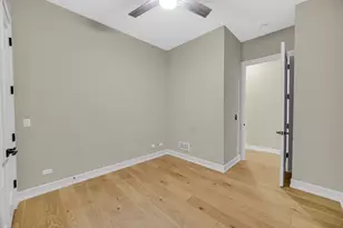 1203 W Augusta Blvd, Chicago, IL 60642 - Photo 12