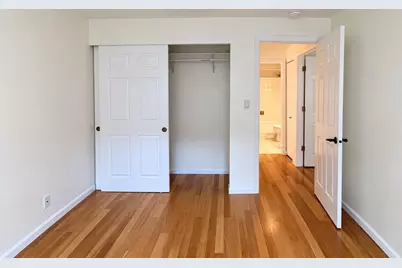 329 Grissom Court #329, Hoffman Estates, IL 60169 - Photo 8