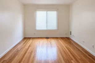 329 Grissom Ct, Hoffman Estates, IL 60169 - Photo 10