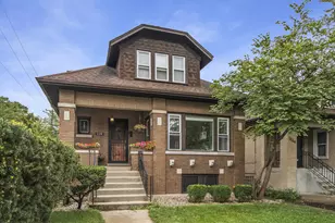 1126 N Humphrey Ave, Oak Park, IL 60302 - Photo 1