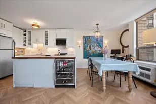 1455 N Sandburg Terrace, Chicago, IL 60610 - Photo 12