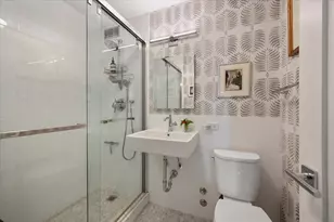 1455 N Sandburg Terrace, Chicago, IL 60610 - Photo 18