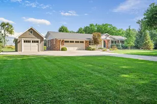 28W224 Robin Ln, West Chicago, IL 60185 - Photo 1