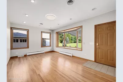 28W224 Robin Lane, West Chicago, IL 60185 - Photo 16