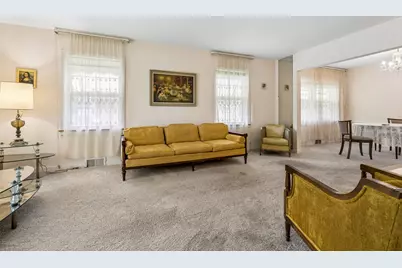 5618 N Kenneth Avenue, Chicago, IL 60646 - Photo 2