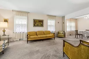5618 N Kenneth Ave, Chicago, IL 60646 - Photo 2