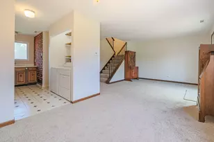 472 Esselen Ct, Carol Stream, IL 60188 - Photo 10
