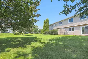 472 Esselen Ct, Carol Stream, IL 60188 - Photo 24