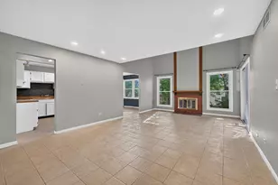 244 Coventry Ct, Bloomingdale, IL 60108 - Photo 4