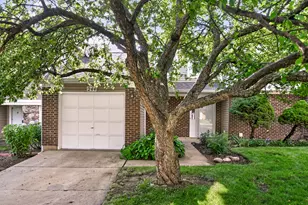 244 Coventry Ct, Bloomingdale, IL 60108 - Photo 2
