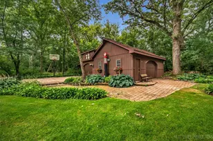 40W815 S Bridle Creek Dr, Saint Charles, IL 60175 - Photo 2