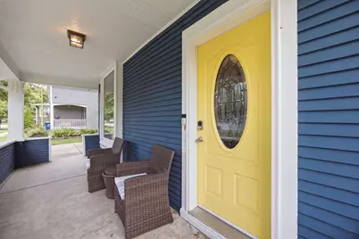 602 S 5th Avenue, Saint Charles, IL 60174 - Photo 2