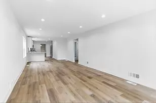 8820 S Ridgeland Ave, Chicago, IL 60617 - Photo 6