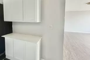 2349 W Devon Ave, Chicago, IL 60659 - Photo 8