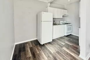 2349 W Devon Ave, Chicago, IL 60659 - Photo 6