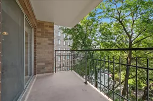 7141 N Kedzie Ave, Chicago, IL 60645 - Photo 20