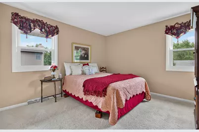 765 Freeman Court, Hoffman Estates, IL 60192 - Photo 14