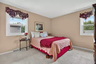 765 Freeman Ct, Hoffman Estates, IL 60192 - Photo 14