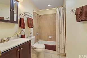 304 Hawthorne Ct, Antioch, IL 60002 - Photo 6