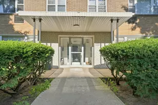 2025 W Granville Ave, Chicago, IL 60659 - Photo 1