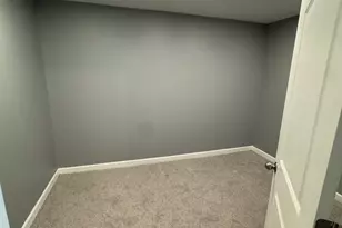 8404 S Oglesby Ave, Chicago, IL 60617 - Photo 14