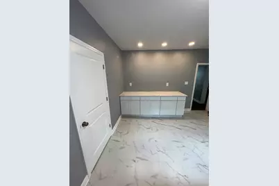 8404 S Oglesby Avenue, Chicago, IL 60617 - Photo 8
