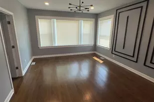 8404 S Oglesby Ave, Chicago, IL 60617 - Photo 2